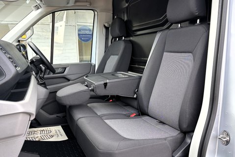 Volkswagen Crafter CR35 177 ps Tdi L2 H2 Trendline DSG Panel Van 3