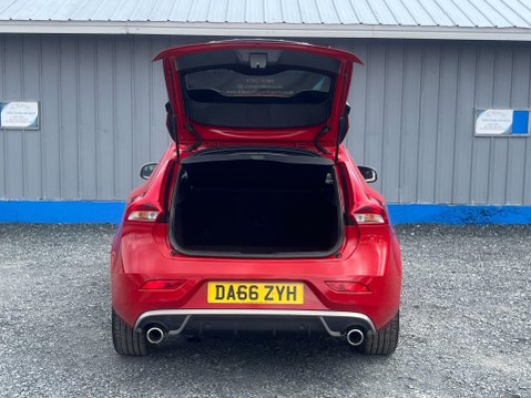 Volvo V40 2.0 D2 R-Design Pro Euro 6 (s/s) 5dr 9
