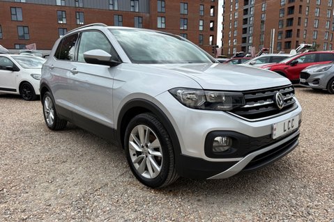 Volkswagen T-Cross 1.0 SE TSI.. 6 MAIN DEALER SERVICES..APPLE CARPLAY & ANDROID AUTO..STUNNING 8