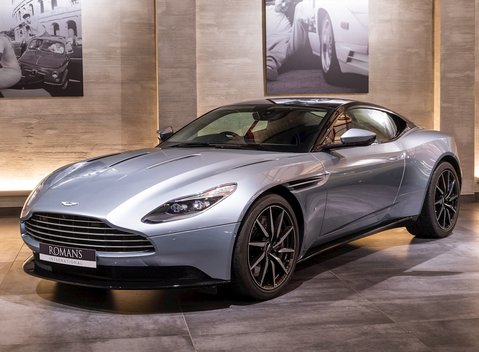 Aston Martin DB11 V12 4