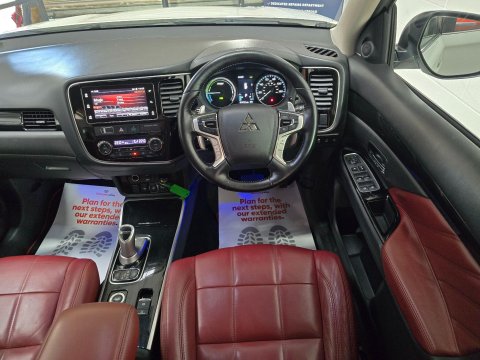 Mitsubishi Outlander 2.0h 12kWh 5hs CVT 4WD Euro 6 (s/s) 5dr 33