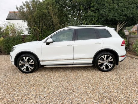 Volkswagen Touareg 3.0 TDI V6 BlueMotion Tech R-Line Tiptronic 4WD Euro 6 (s/s) 5dr 5