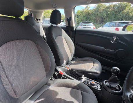 Mini Hatch One 1.5 Petrol Manual Media pack - NAVIGATION - REAR PARK - LOW INSURANCE 4