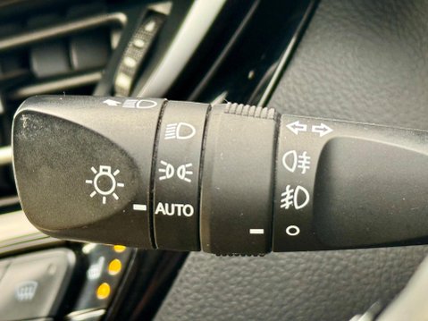 Toyota C-HR 1.8 VVT-h Design CVT Euro 6 (s/s) 5dr 29