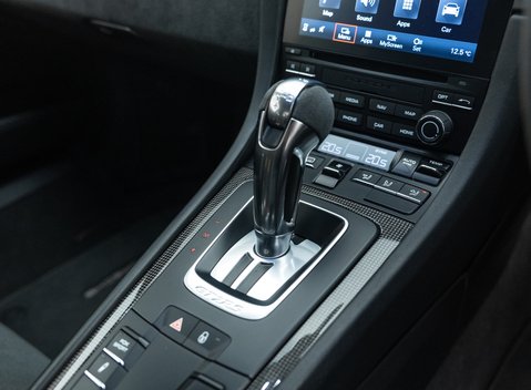 Porsche 911 GT2 RS Weissach (991) 29