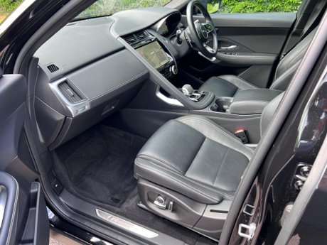 Jaguar E-Pace 2.0 D204 MHEV R-Dynamic SE Auto AWD Euro 6 (s/s) 5dr 31