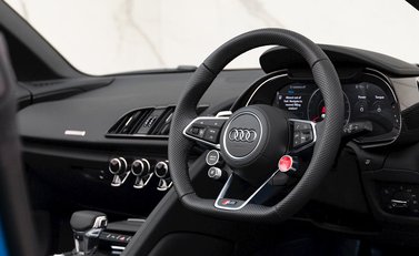 Audi R8 V10 Spyder Performance Quattro 11