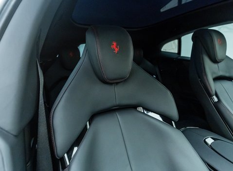 Ferrari Purosangue 18