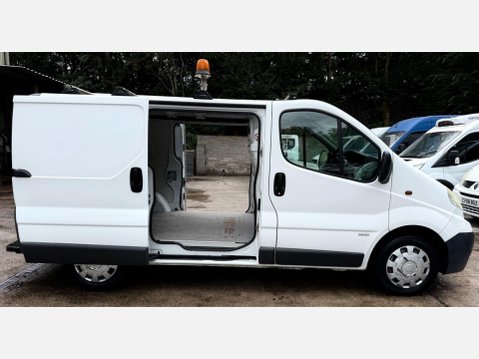 Vauxhall Vivaro 2.0 2700 CDTi Panel Van 4dr Diesel Manual FWD L1 (195 g/km, 113 bhp) 9