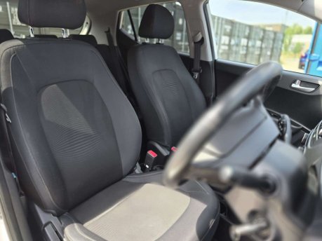Hyundai i10 1.2 Premium Hatchback 5dr Petrol Auto Euro 6 (87 ps) 13