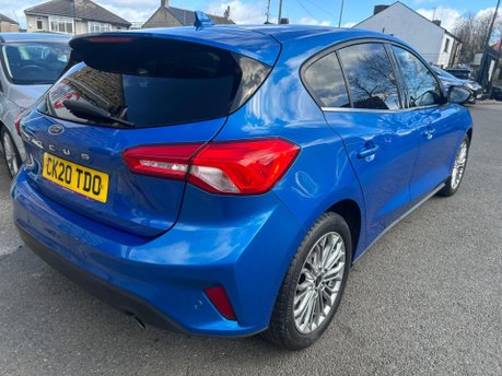 Ford Focus TITANIUM X 8