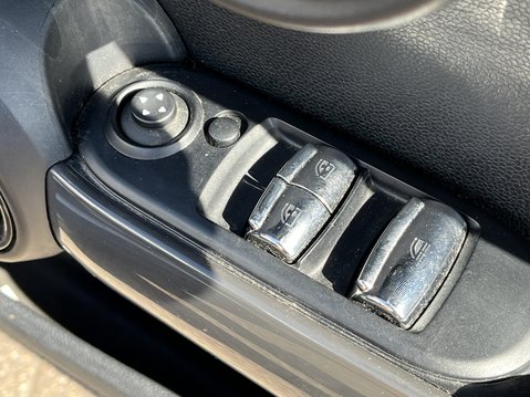 Mini Convertible 1.5 Cooper 2dr [Chili/Media Pack XL] 25