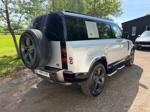 Land Rover Defender X-DYNAMIC S MHEV 19