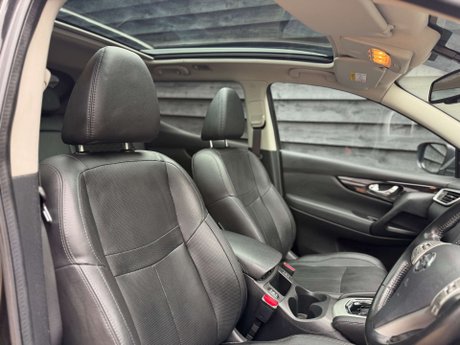 Nissan Qashqai 1.6 Qashqai Tekna dCi CVT 5dr 12