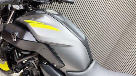 Yamaha MT-07 MT07 2018 ONLY 7K 1 OWNER FULL AKRAPOVIC LONG MOT 700CC 19