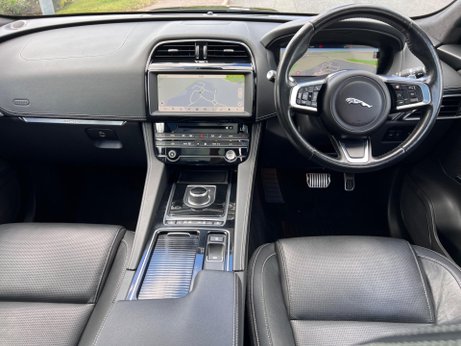 Jaguar F-Pace 2.0 D180 Chequered Flag Auto AWD Euro 6 (s/s) 5dr 16