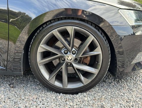 Skoda Superb 2.0 Superb SportLine+ TDI Semi-Auto 5dr 14