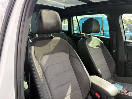 Volkswagen Tiguan 2.0 Tiguan R-Line TDI BlueMotion Technology Semi-Auto 5dr 17