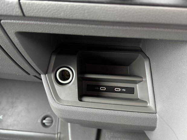 Volkswagen Crafter MWB L2H2 High Roof Trendline Cr35 Air Con EURO 6* 35