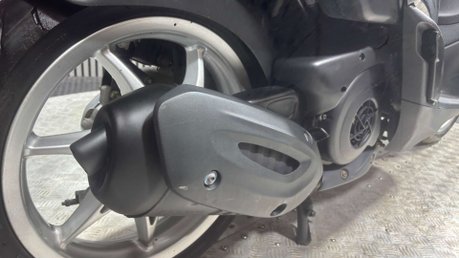 Piaggio Liberty 2021 1 OWNER ONLY 1200 MILES TOP BOX 125CC SCOOTER BIKE 41