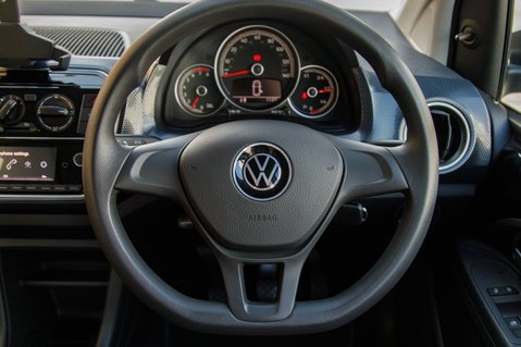 Volkswagen Up BASE 20