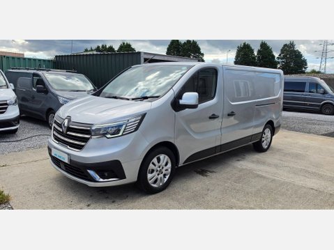 Renault Trafic SPORT LL30 L2 H1 LWB 2.0 DCI 130ps EU6 5
