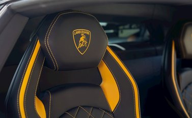 Lamborghini Aventador S LP740-4 20