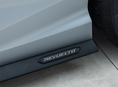 Lamborghini Revuelto 40