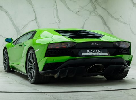 Lamborghini Aventador S LP 740-4 10