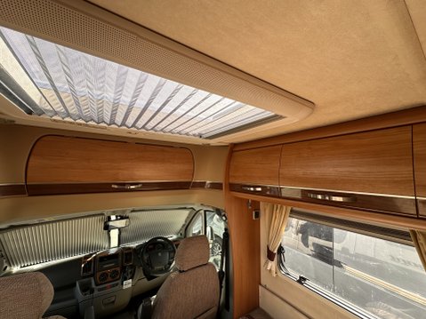 Peugeot Boxer AUTOCRUISE OAKMONT 4 BERTH 3.0 LOW PROFILE ISLAND BED 23