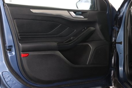 Ford Focus TITANIUM 43