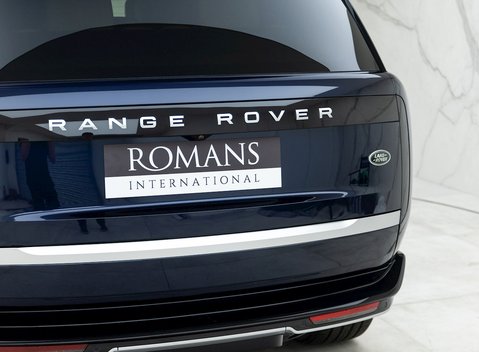 Land Rover Range Rover P530 Autobiography LWB 7 Seater 26