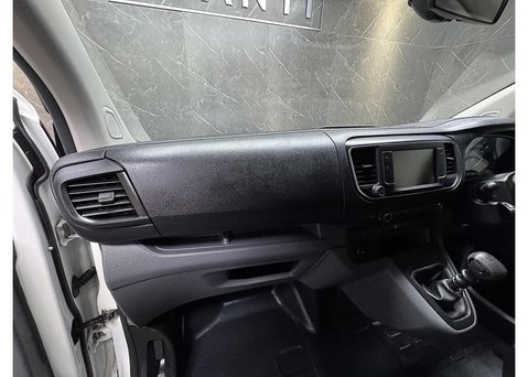 Vauxhall Vivaro 1.5 Turbo D 2700 Dynamic Panel Van 6dr Diesel Manual L1 H1 Euro 6 (s/s) (10 45