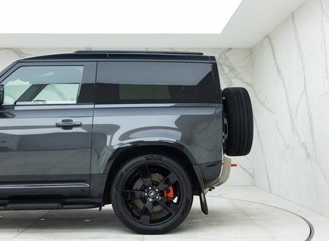 Land Rover Defender 90 X D300 25