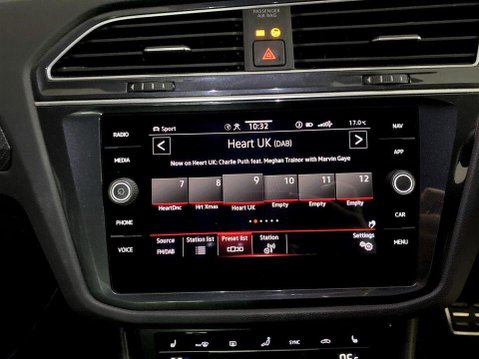 Volkswagen Tiguan 1.5 TSI R-Line SUV 5dr Petrol DSG Euro 6 (s/s) (150 ps) Air Con - Alloys - 15