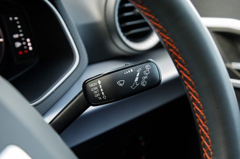 SEAT Arona ECOTSI FR SPORT DSG 17