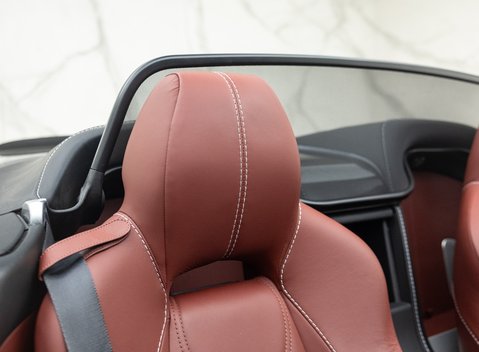 Aston Martin V12 Vantage ROADSTER 18