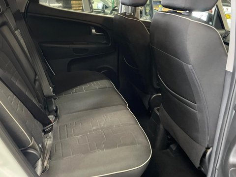 Kia Venga 1.6 2 Euro 6 (s/s) 5dr 8