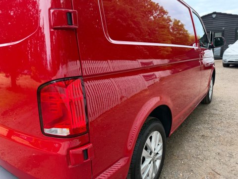 Volkswagen Transporter T28 TDI P/V HIGHLINE 23