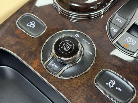 Bentley Bentayga 6.0 W12 SUV 5dr Petrol Auto 4WD Euro 6 (s/s) (608 ps) 48