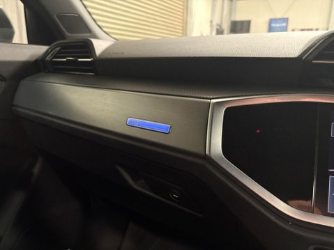 Audi Q3 1.5 TFSI CoD 35 S line S Tronic Euro 6 (s/s) 5dr 21