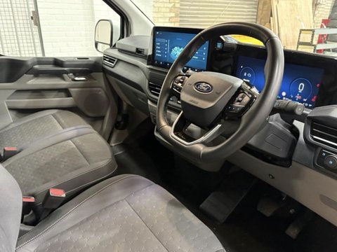 Ford Transit Custom 340 LIMITED ECOBOOST KOMBI 18