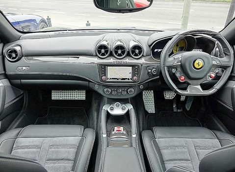 Ferrari FF 24