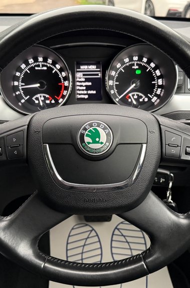 Skoda Superb SE PLUS TDI CR DSG - 2 OWNERS - 15 SERVICES - NEW MOT 