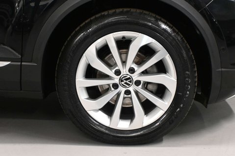 Volkswagen T-Roc 1.5 T-Roc Style TSI Semi-Auto 5dr 32