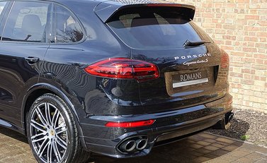 Porsche Cayenne Turbo S 25