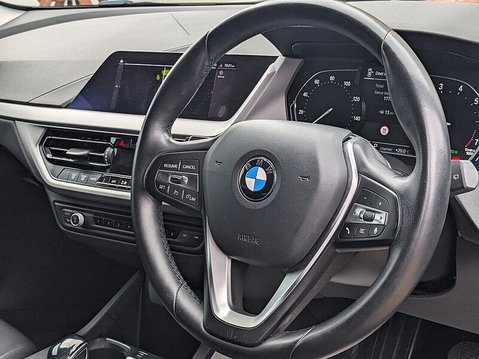 BMW 1 Series 118I SE 18