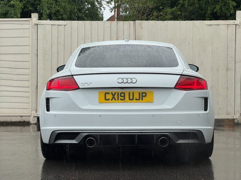 Audi TT 2.0 TFSI 40 S line Coupe 3dr Petrol S Tronic Euro 6 (s/s) (197 ps) 9
