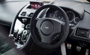 Aston Martin V12 Vantage S 11