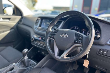 Hyundai TUCSON 2.0 CRDi SE Nav SUV 5dr Diesel Manual 4WD Euro 6 (136 ps) 23